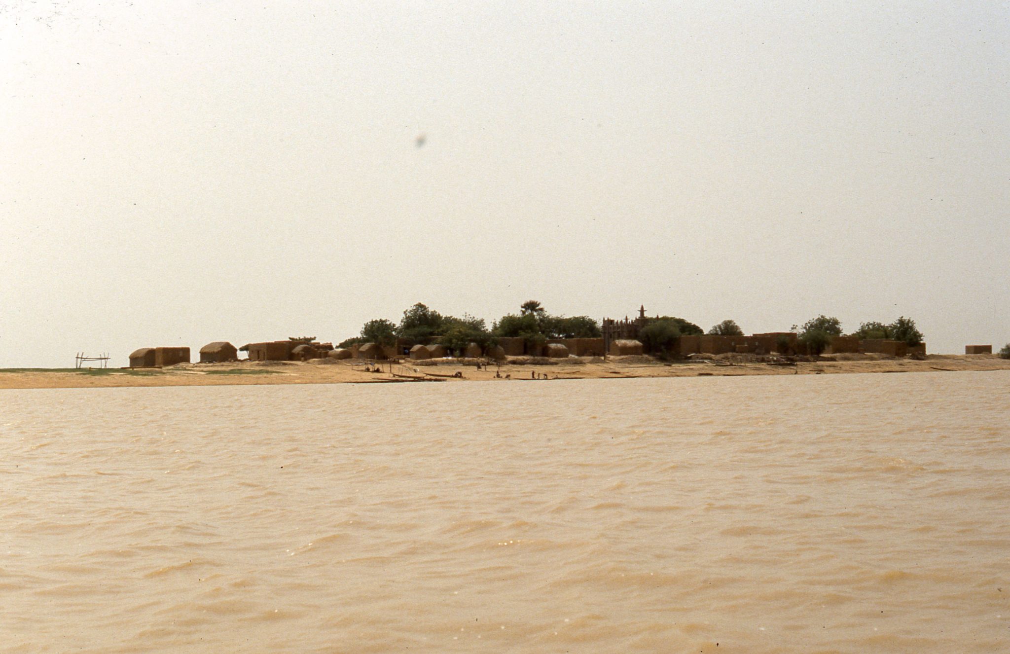 La gente Peul popola i villaggi disseminati  nel delta dei due fiumi