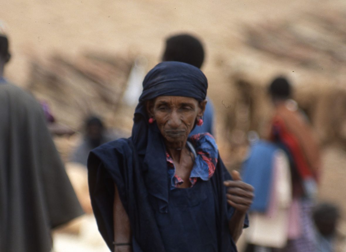 Donna Tuareg con il caratteristico velo