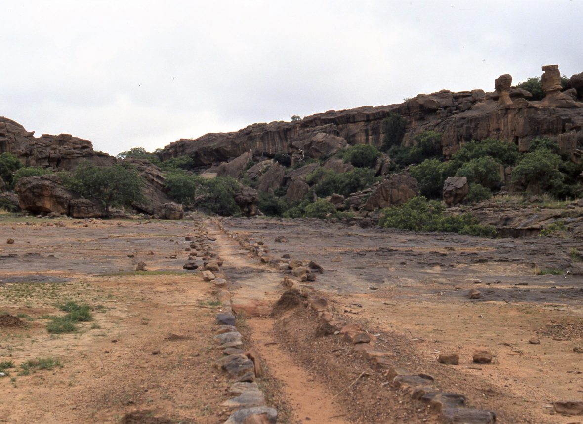 Il sentiero  , tracciato nella roccia