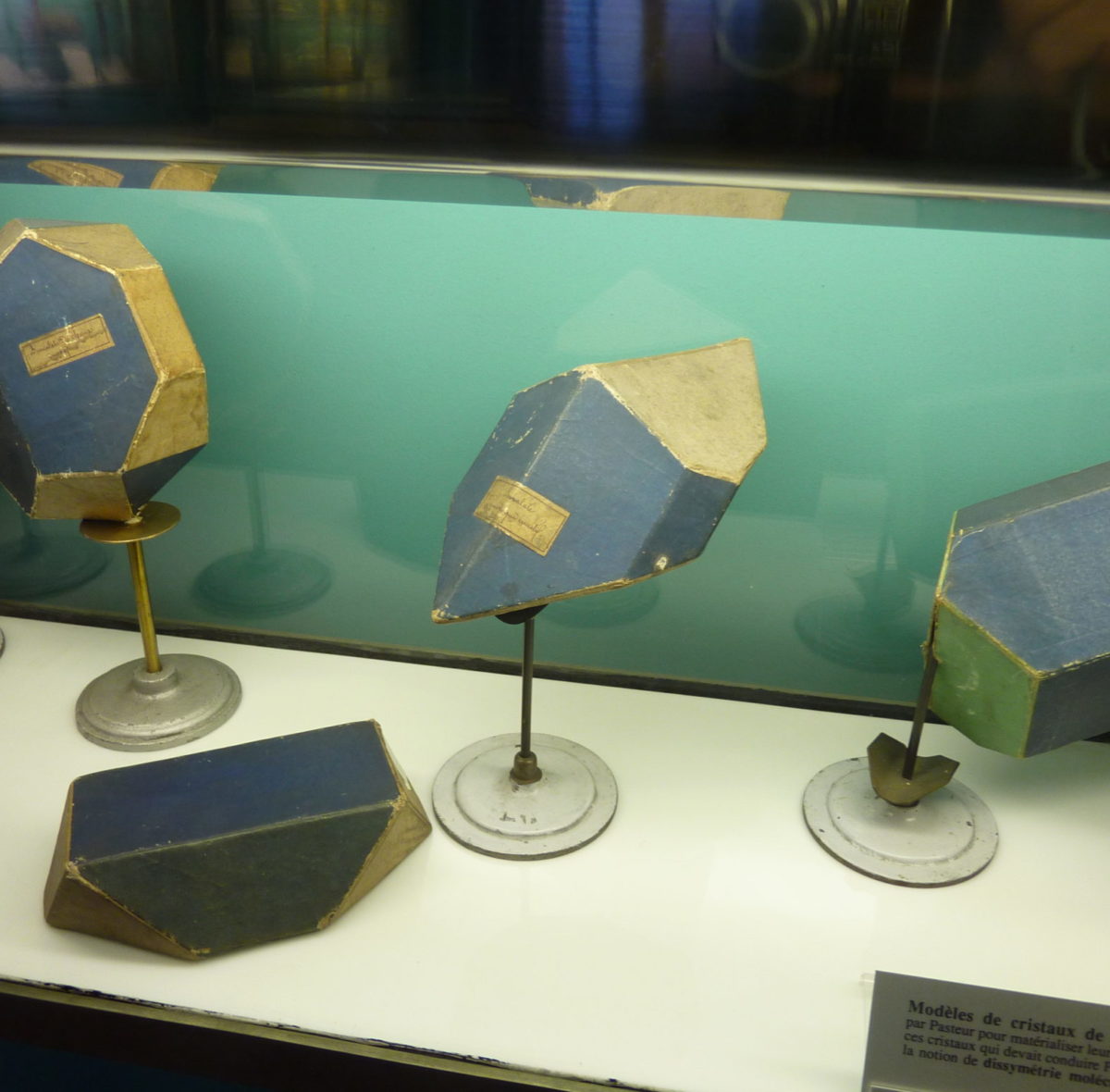 Modelli di cristalli di paratartrato costruiti dallo stesso Pasteur
